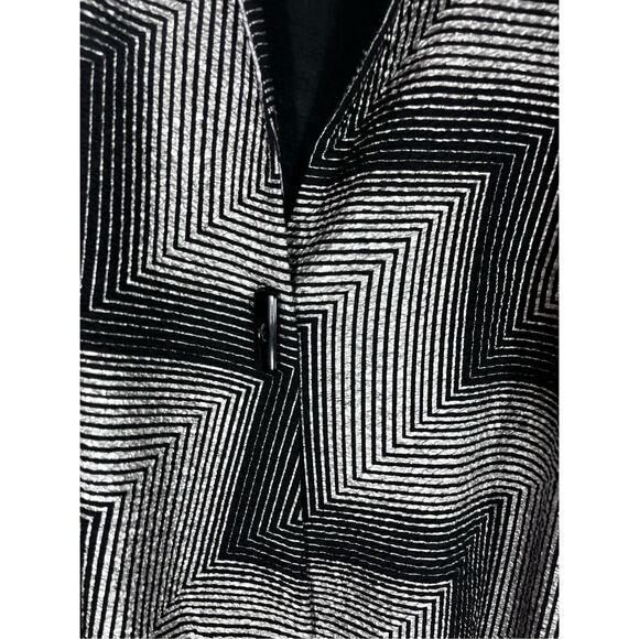 Joseph Ribkoff geometrical print blazer jacket size 8 - Picture 3 of 4